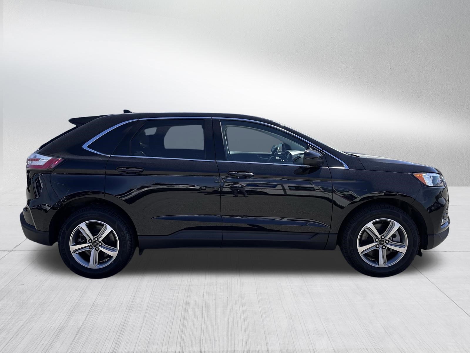 Certified 2024 Ford Edge SEL w/ Convenience Package AWD/4WD image 8