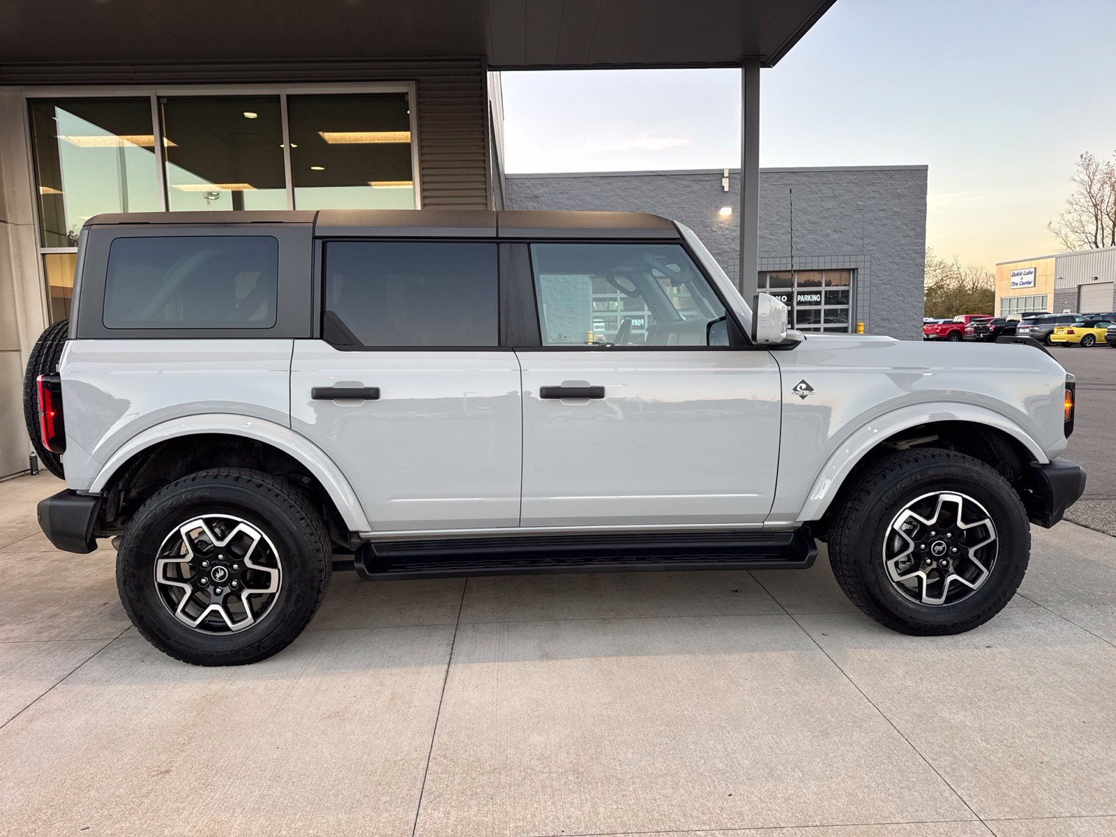 Certified 2026 Ford Bronco Outer Banks AWD/4WD image 9