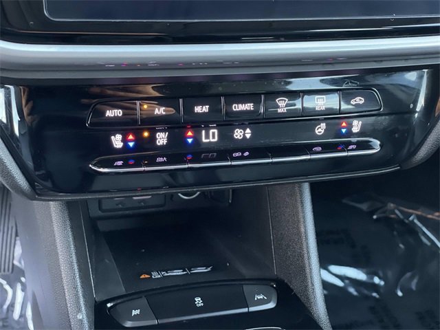 Used 2022 Chevrolet Bolt EUV Premier image 16