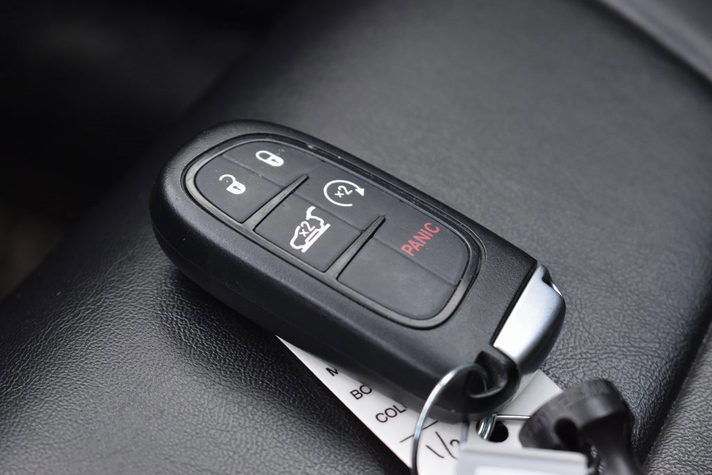 Used 2019 Jeep Cherokee Trailhawk w/ Comfort/Convenience Group image 14