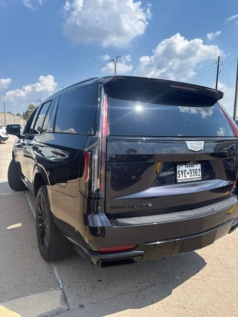 Used 2023 Cadillac Escalade Premium Luxury RWD image 3