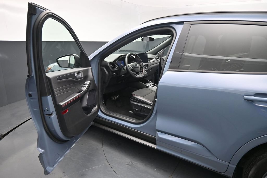Certified 2024 Ford Escape ST-Line w/ Tech Pack #1 FWD image 9