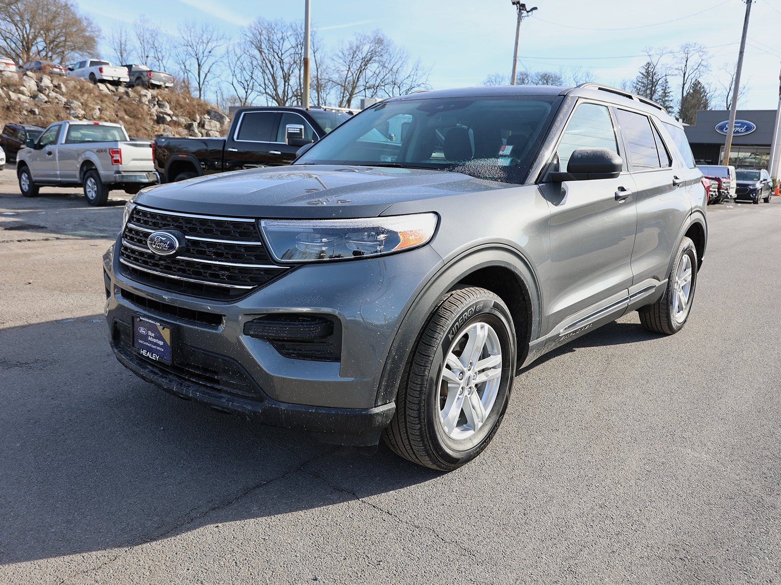 Certified 2022 Ford Explorer XLT image 3