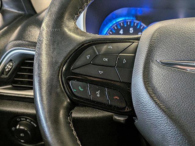 Used 2020 Chrysler Pacifica Touring-L w/ Advanced Safetytec Group AWD/4WD image 12