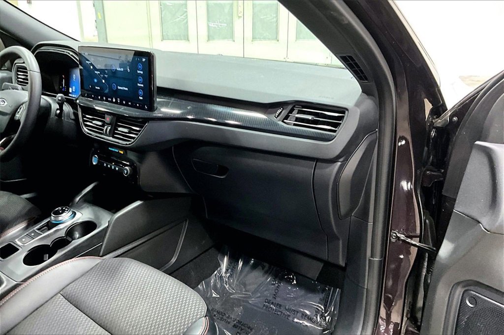 Certified 2023 Ford Escape ST-Line w/ Tech Pack #1 image 15