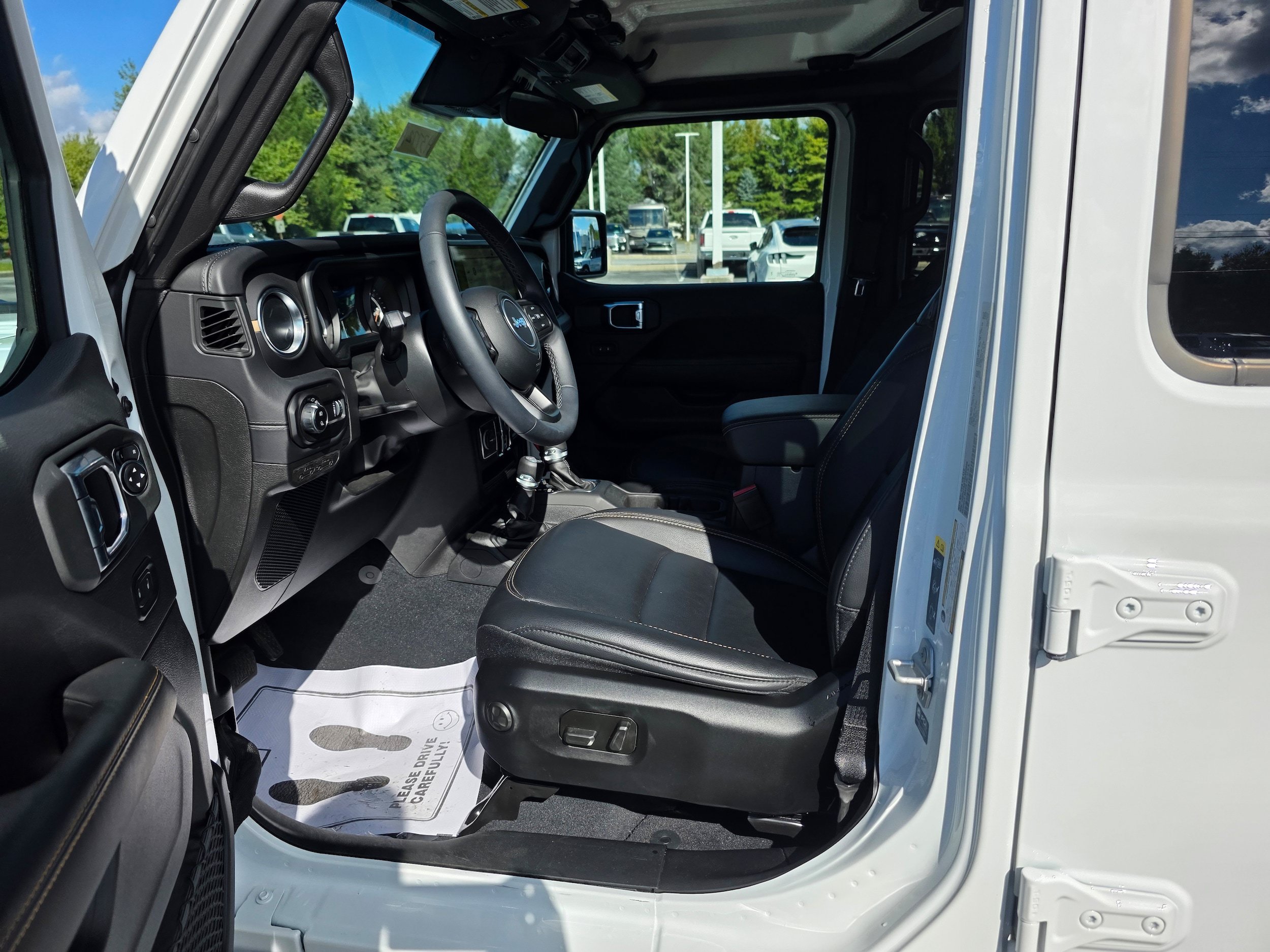 Used 2025 Jeep Gladiator Sport AWD/4WD image 22