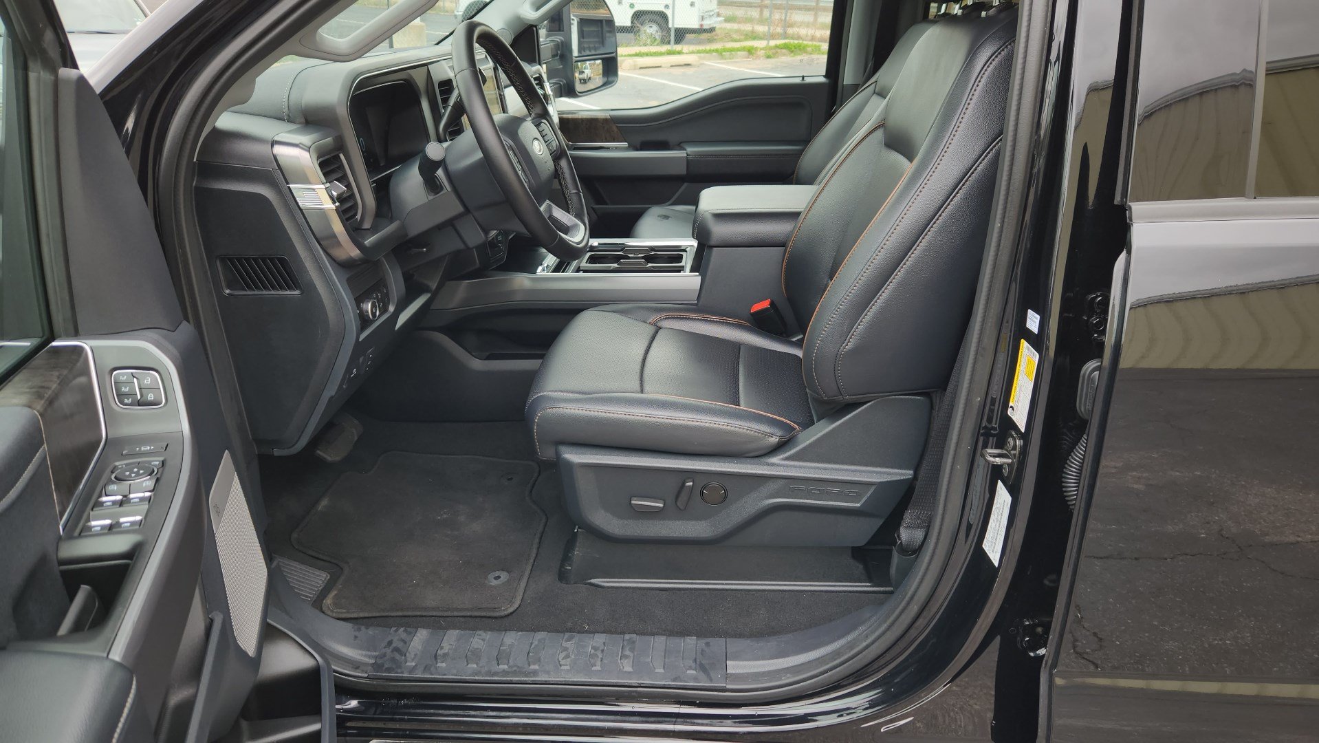 Certified 2025 Ford F250 Lariat AWD/4WD image 24
