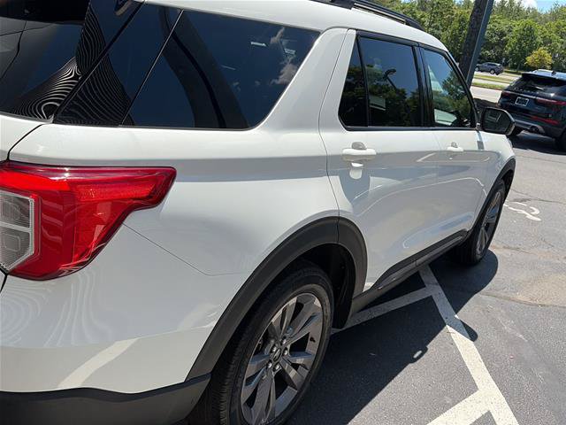 Certified 2022 Ford Explorer XLT w/ Equipment Group 202A AWD/4WD image 6
