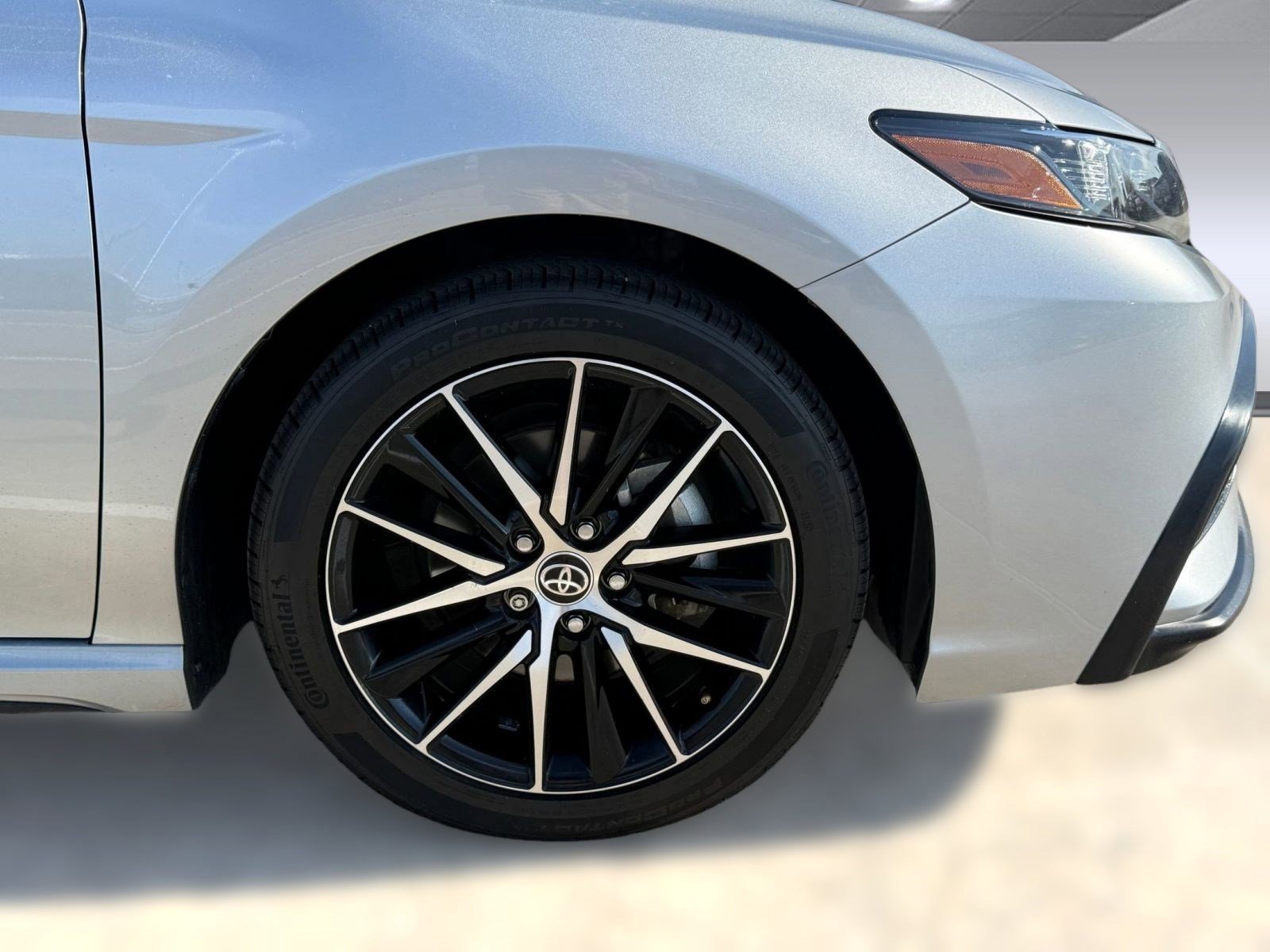 Used 2023 Toyota Camry SE image 12