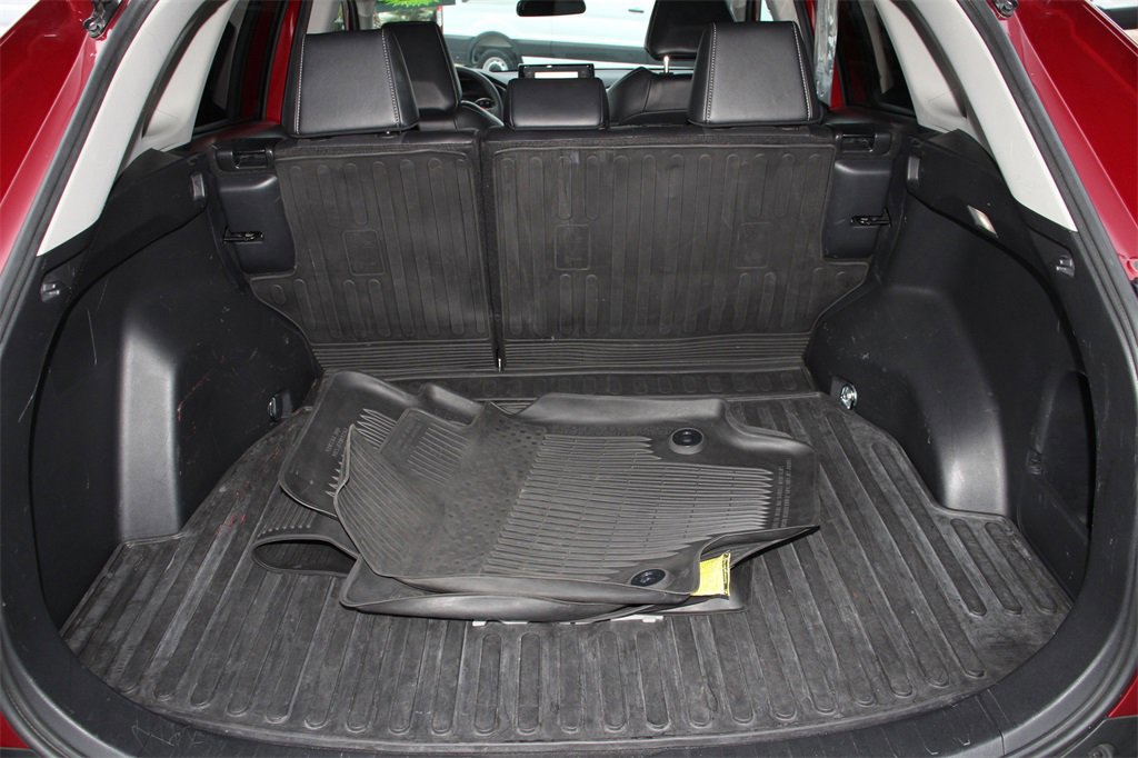 Used 2022 Toyota RAV4 XLE Premium image 25