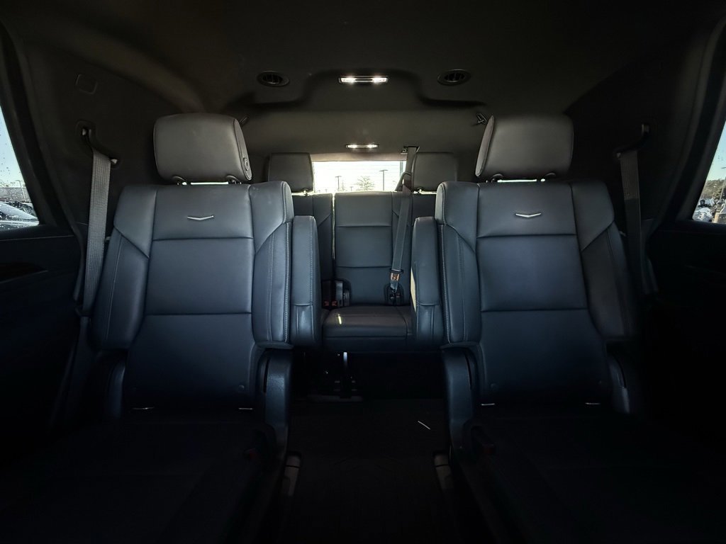 Used 2022 Cadillac Escalade Luxury image 28