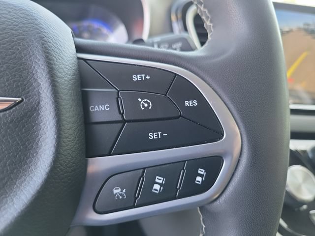 Used 2022 Chrysler Pacifica Touring-L FWD image 30