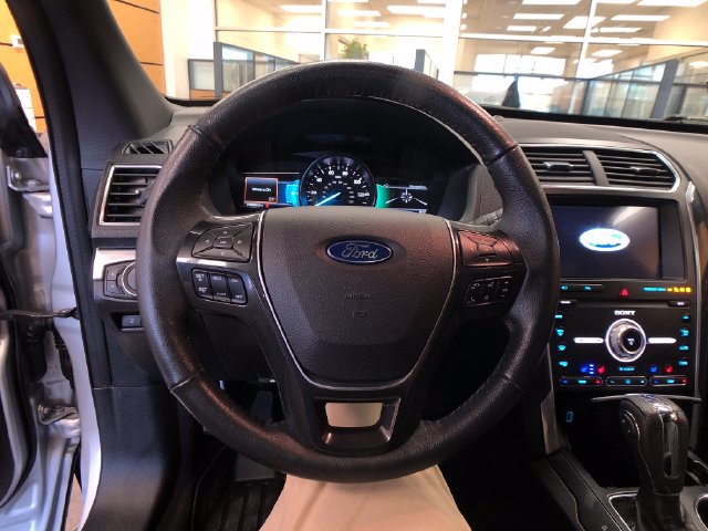 Certified 2019 Ford Explorer Limited w/ Class III Trailer Tow Package FWD image 13