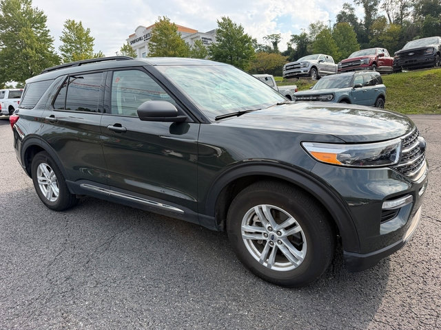 Certified 2023 Ford Explorer XLT w/ Equipment Group 202A AWD/4WD image 8