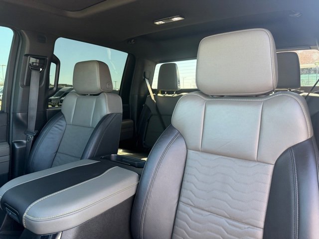 Used 2025 Chevrolet Silverado 2500 ZR2 w/ Technology Package image 10