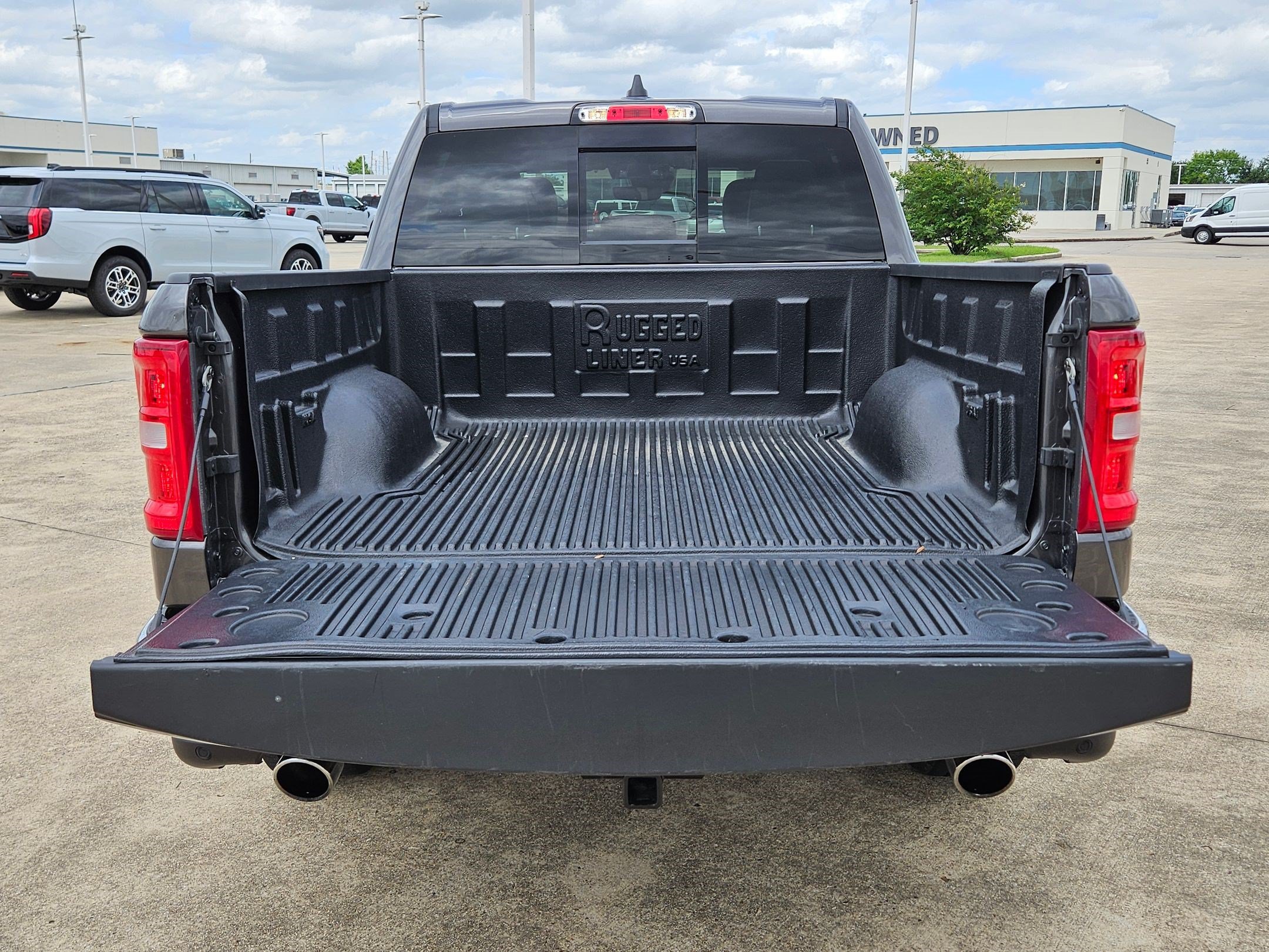 Used 2026 RAM 1500 Laramie AWD/4WD image 29