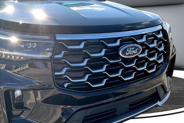 Certified 2026 Ford Explorer Platinum w/ LUX Leather Package AWD/4WD image 32