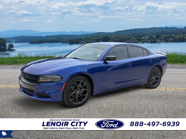 Used 2022 Dodge Charger SXT w/ Blacktop Package RWD image 7