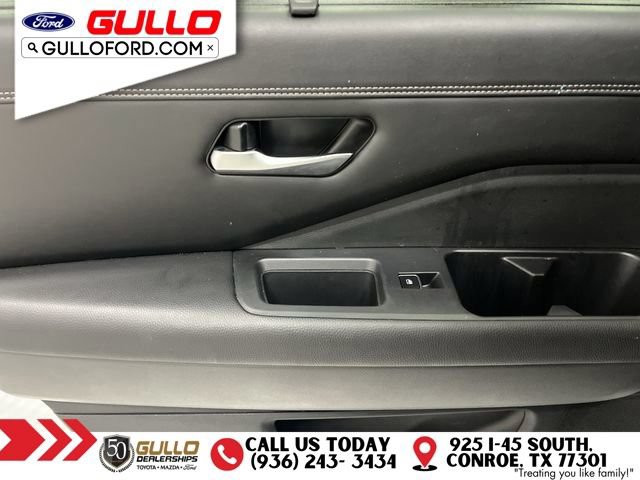 Used 2024 Nissan Pathfinder Platinum FWD image 16