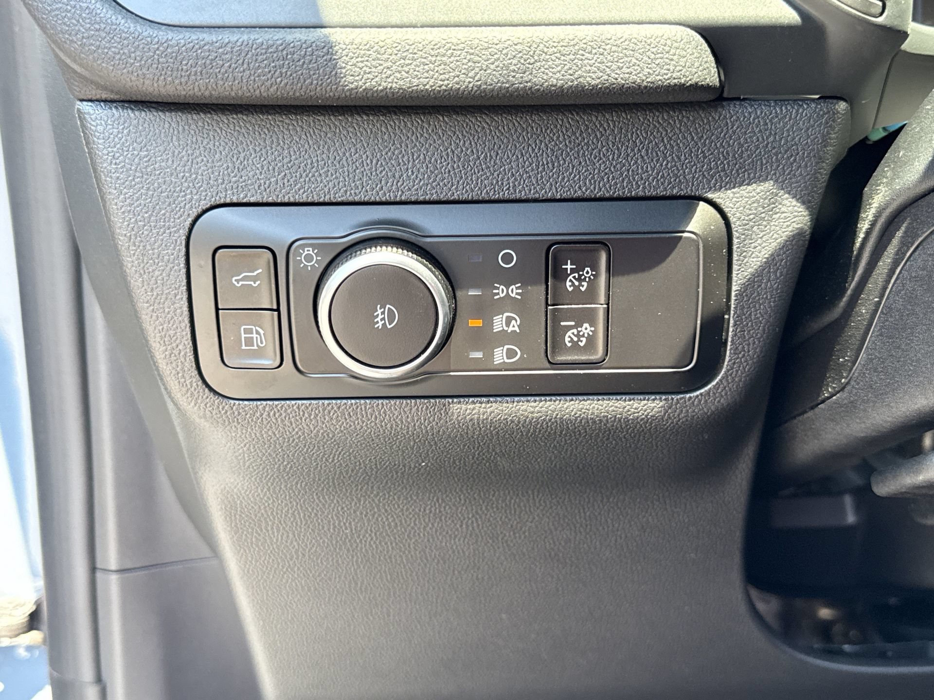 Certified 2025 Ford Escape SE FWD image 11