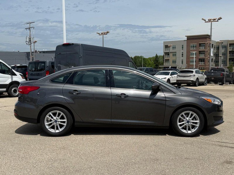 Certified 2018 Ford Focus SE FWD image 2
