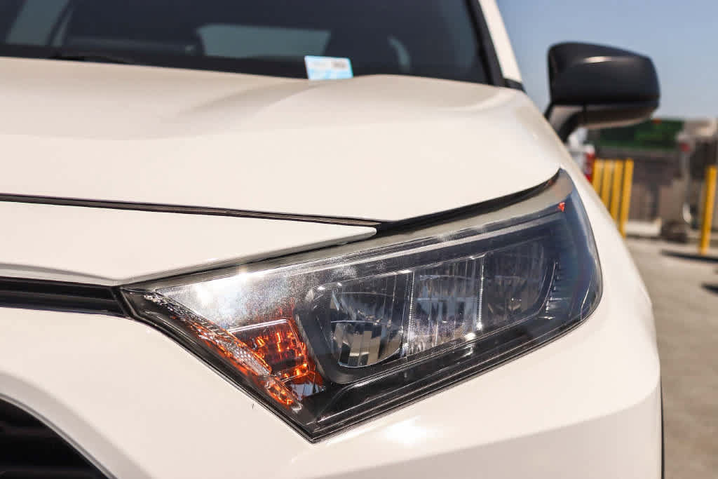 Used 2020 Toyota RAV4 LE w/ All Weather Liner Package AWD/4WD image 7