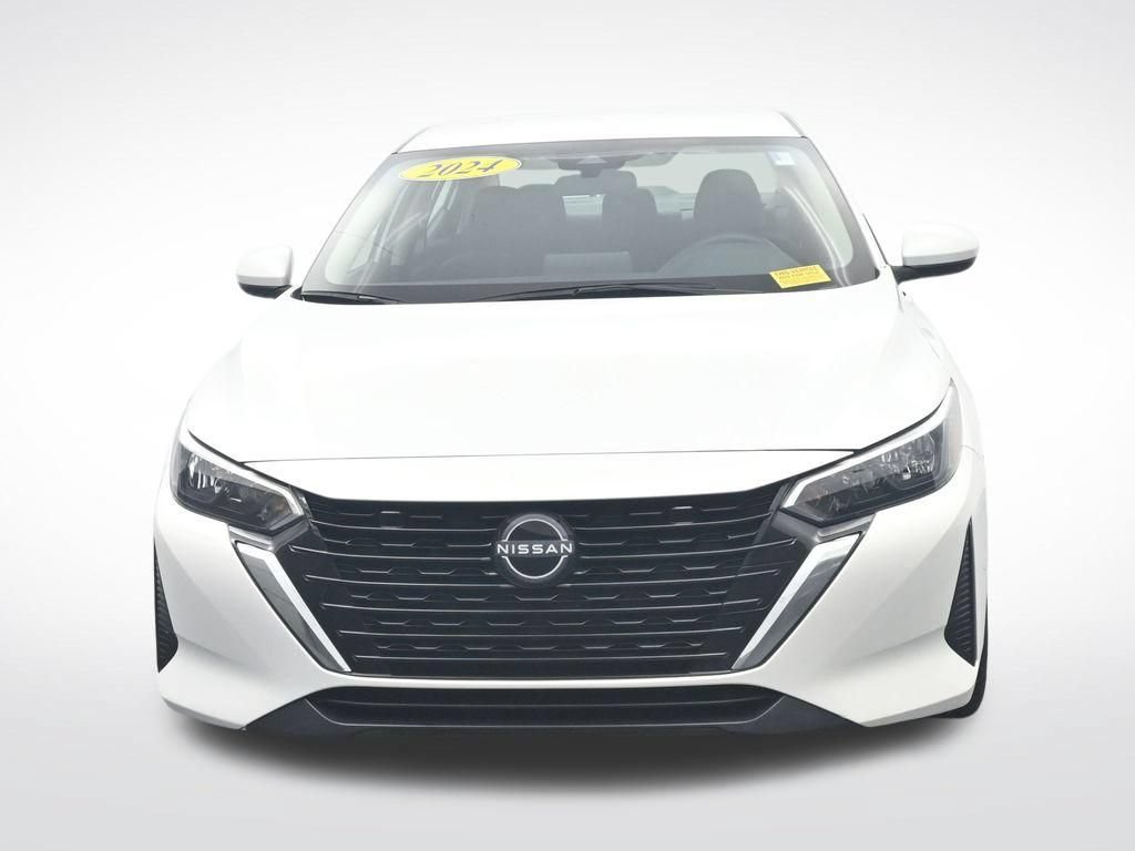 Used 2024 Nissan Sentra SV FWD image 2