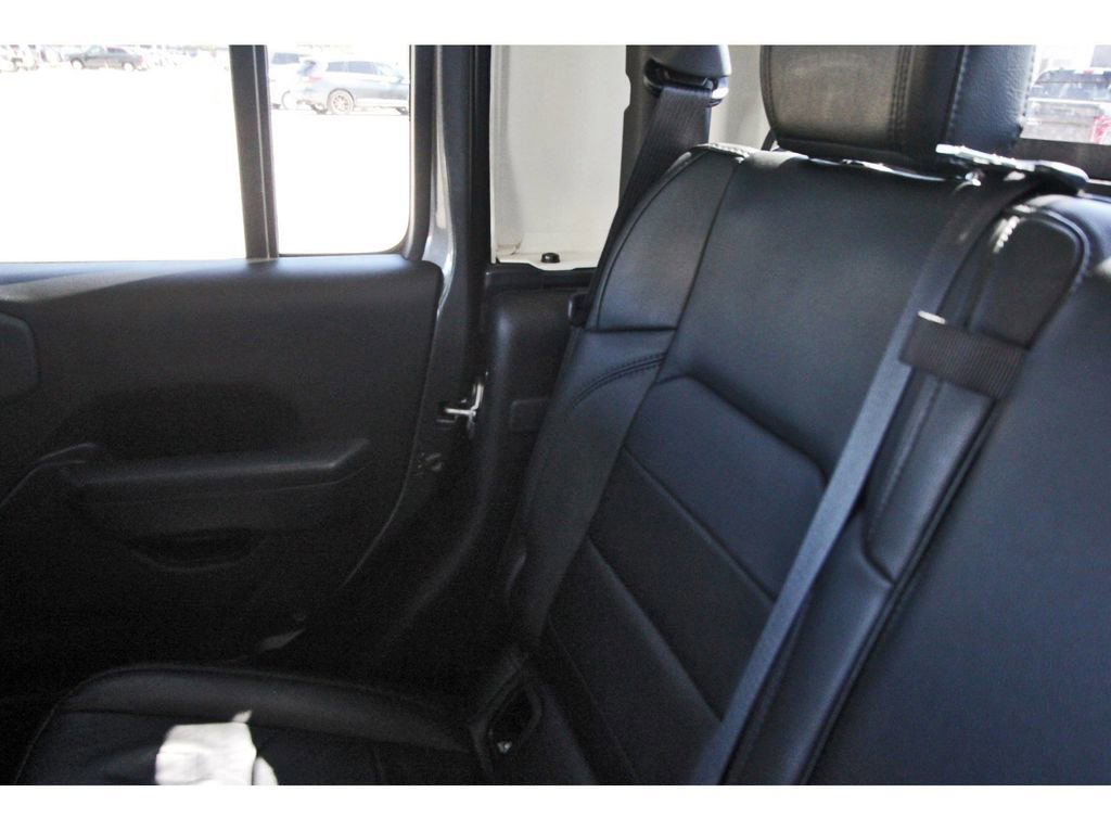 Used 2022 Jeep Gladiator Sport image 14