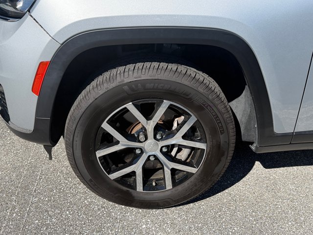 Used 2023 Jeep Grand Cherokee L Limited w/ Trailer Tow Group (B) AWD/4WD image 5
