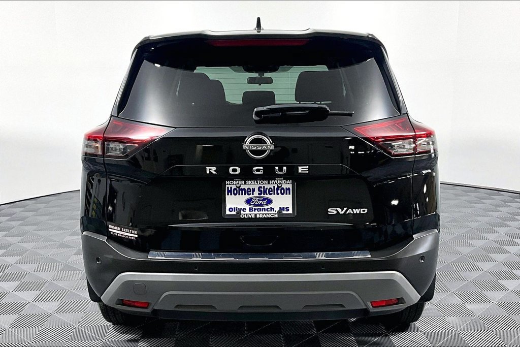 Used 2023 Nissan Rogue SV AWD/4WD image 4