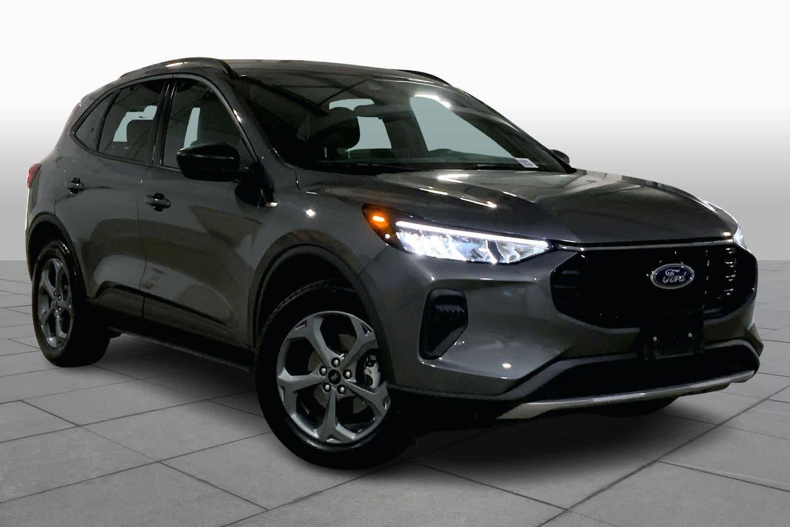 Certified 2025 Ford Escape ST-Line AWD/4WD image 5