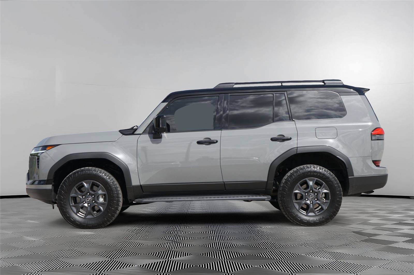 Used 2024 Lexus GX 550 AWD/4WD image 7