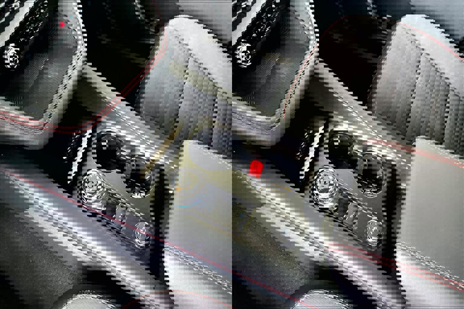 Certified 2025 Ford Explorer ST-Line w/ ST-Line Street Pack image 15