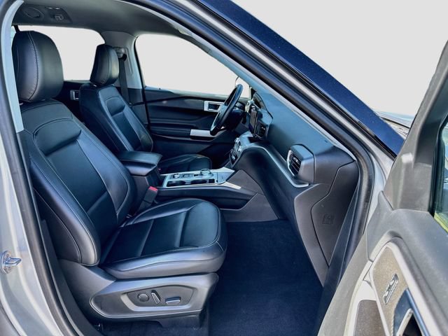 Certified 2021 Ford Explorer XLT w/ Equipment Group 202A AWD/4WD image 36