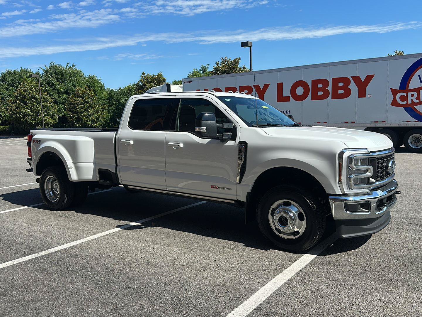 Certified 2025 Ford F350 Lariat w/ FX4 Off-Road Package AWD/4WD image 7