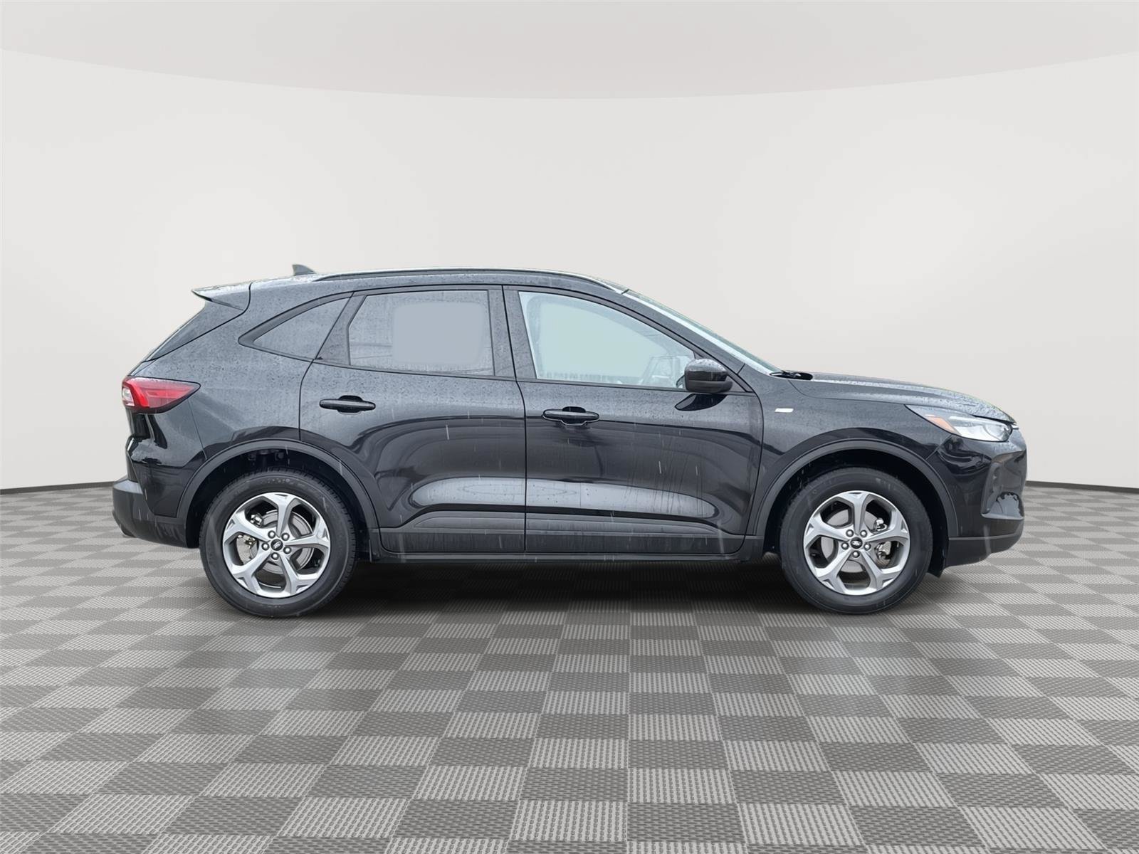 Certified 2025 Ford Escape ST-Line Select AWD/4WD image 6