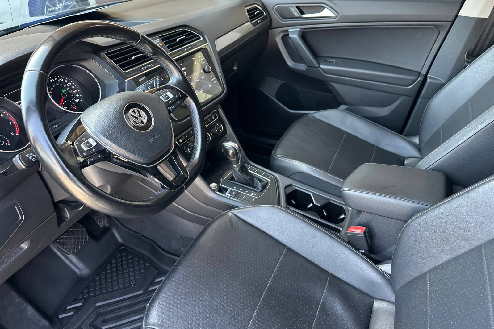 Used 2019 Volkswagen Tiguan SE FWD image 9