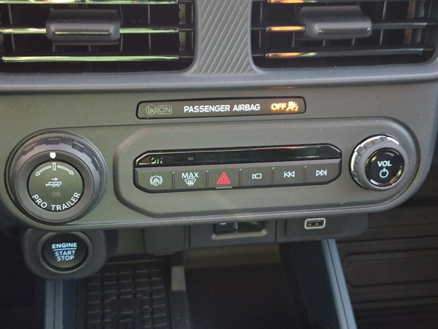 Certified 2025 Ford Maverick Lariat AWD/4WD image 26