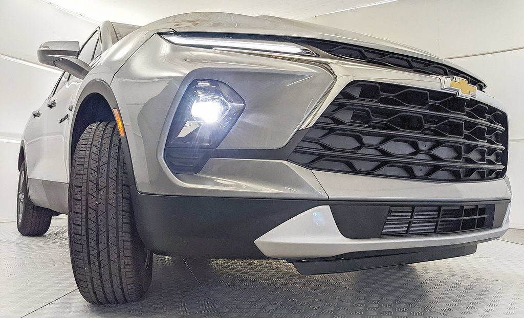 Used 2025 Chevrolet Blazer LT AWD/4WD image 23