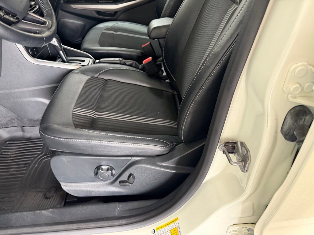 Certified 2019 Ford EcoSport SES w/ SES Black Appearance Package AWD/4WD image 9