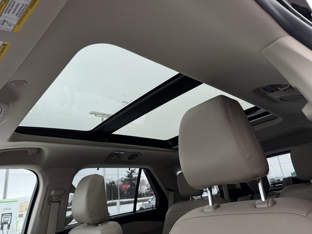 Certified 2023 Ford Explorer Limited w/ Limited Technology Package image 9