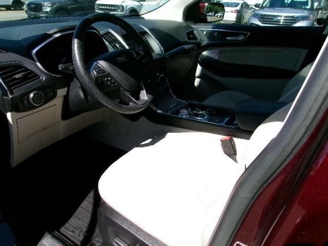 Certified 2019 Ford Edge Titanium w/ Cold Weather Package AWD/4WD image 10