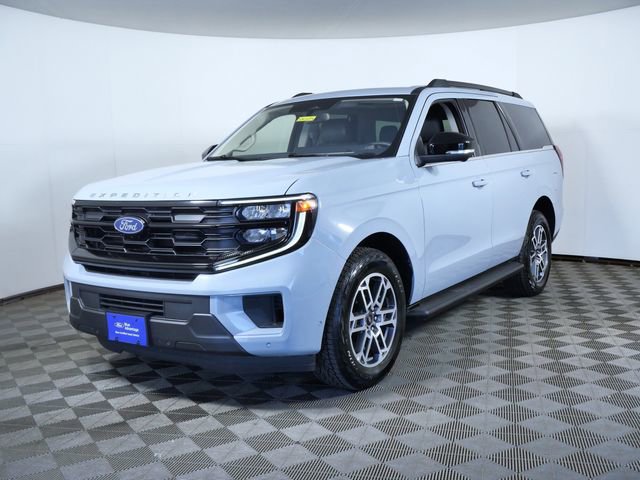 Certified 2025 Ford Expedition Active AWD/4WD image 5