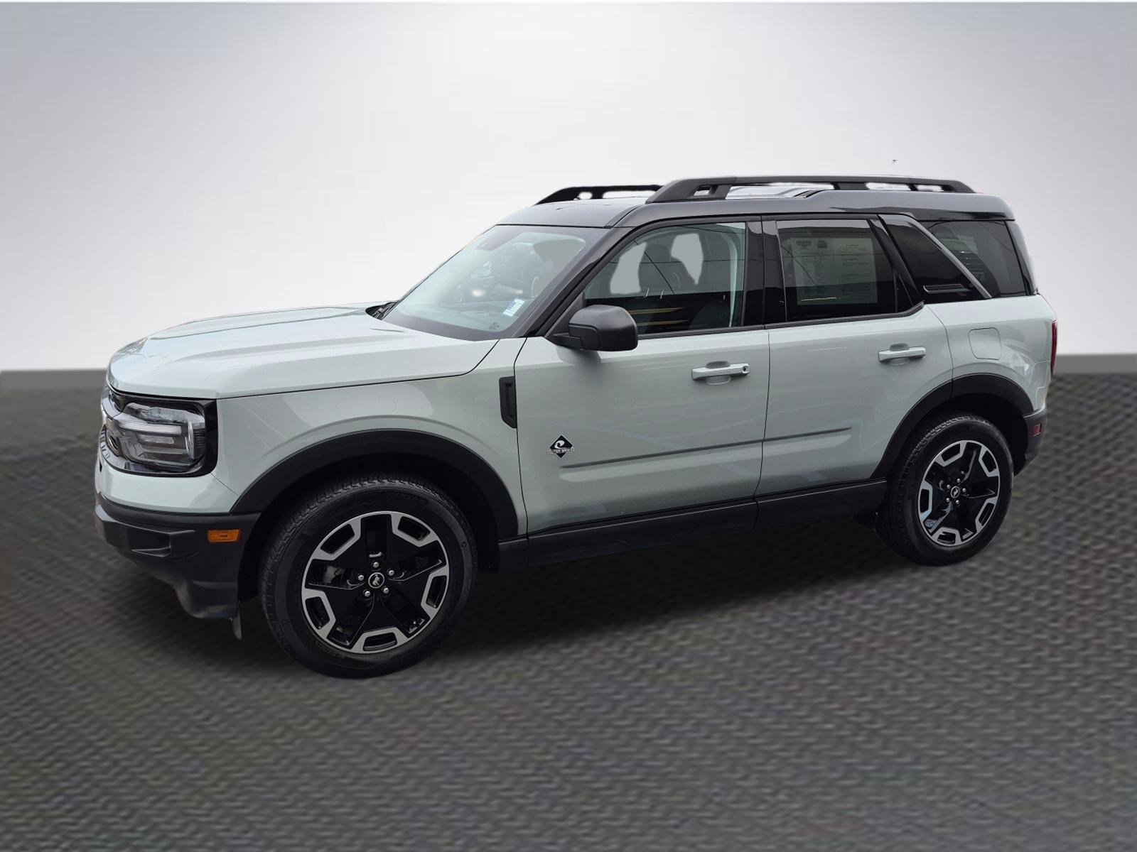 Certified 2024 Ford Bronco Sport Outer Banks w/ Tech Package AWD/4WD image 2