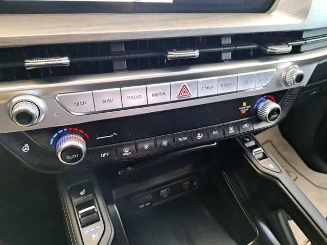 Used 2023 Kia Telluride EX X-Line image 12