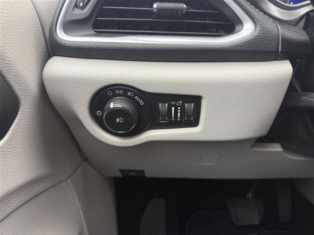 Used 2017 Chrysler Pacifica Limited FWD image 20