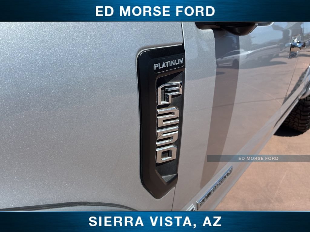 Certified 2019 Ford F250 Platinum w/ Platinum Ultimate Package AWD/4WD image 4