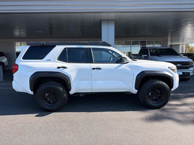 Used 2025 Toyota 4Runner SR5 AWD/4WD image 7