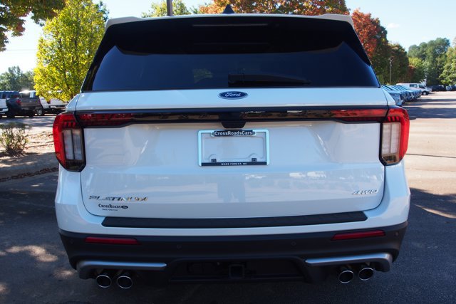Certified 2025 Ford Explorer Platinum w/ Ultimate Package AWD/4WD image 6