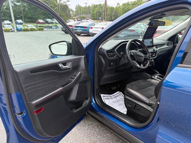 Certified 2022 Ford Escape SEL w/ SEL Stealth AWD Package image 7